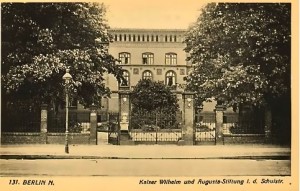 Historisches Foto: Die Kaiser Wilhelm-und Augusta-Stiftung in der Schulstraße.